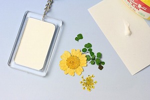 押し花リハビリ教材キーホルダーおしばな